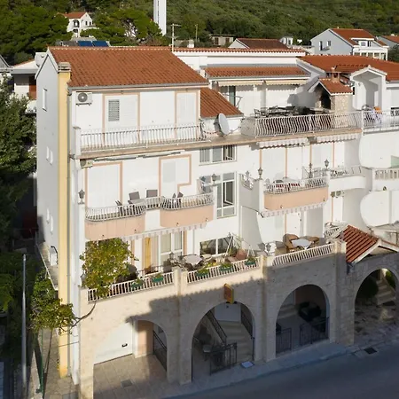 Apartment Fina *