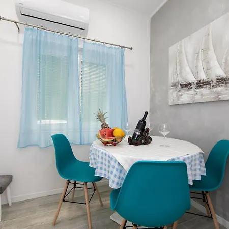 Fina Apartment Tucepi