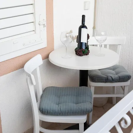 Fina Apartment *