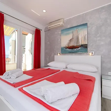 Fina Apartment *