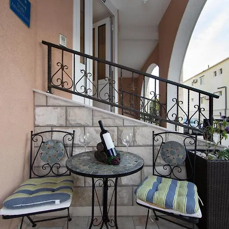 Fina Apartment *