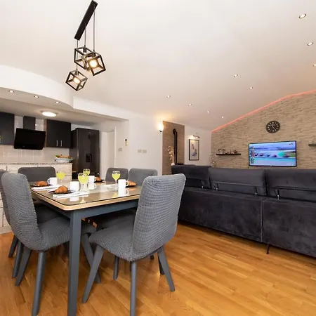 Apartment Fina *