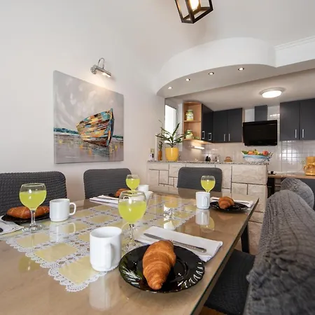 Fina Apartment