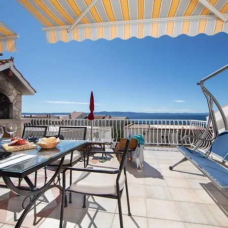 Apartment Fina Tucepi