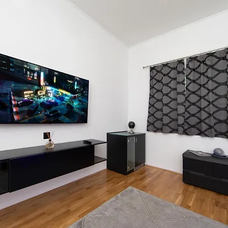 Fina Apartment *
