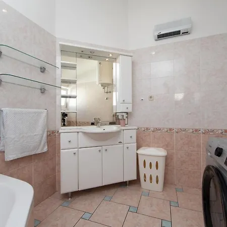 Apartment Fina *